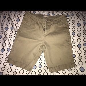 Levi’s women’s tan long shorts size 14